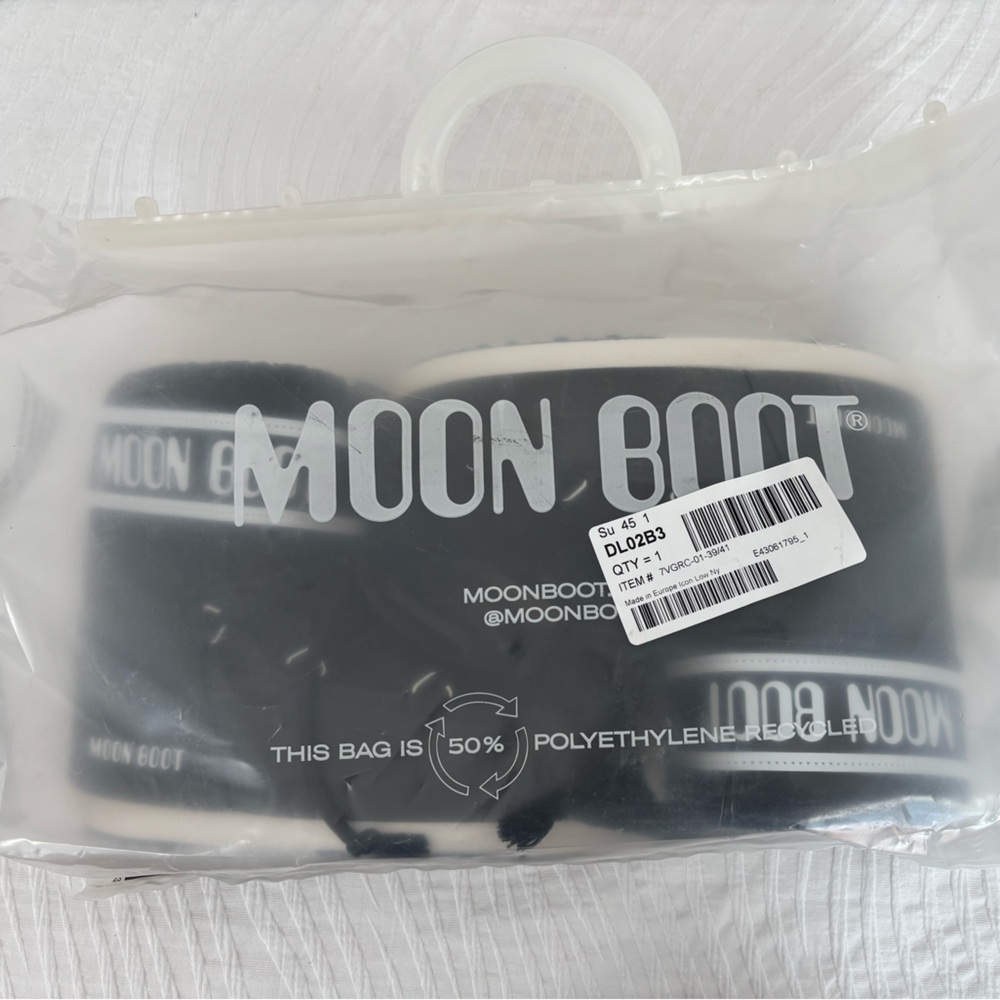 Moon Boot ICON LOW BLACK NYLON BOOTS - Picture 8 of 13